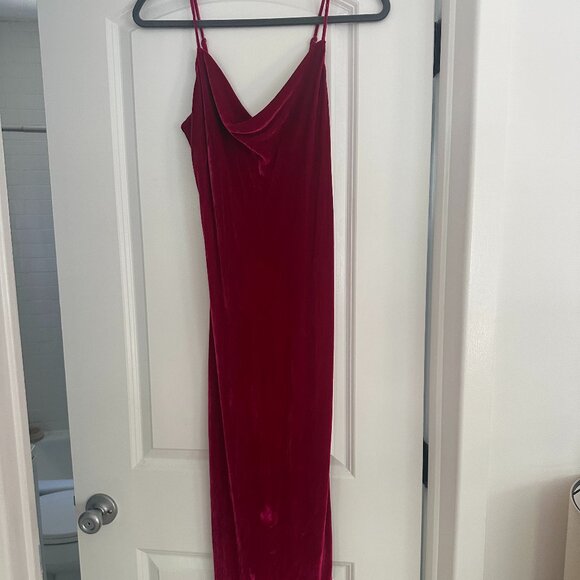 Reformation Dresses & Skirts - Reformation Salamanca velvet dress (worn once) - size 2, UK6 (fits US 4/UK 8)